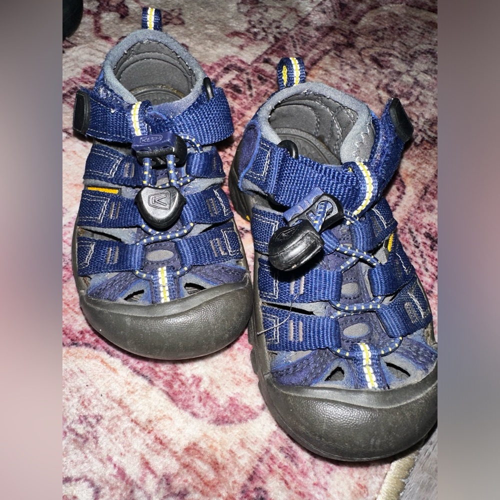 Toddler Keen size 8